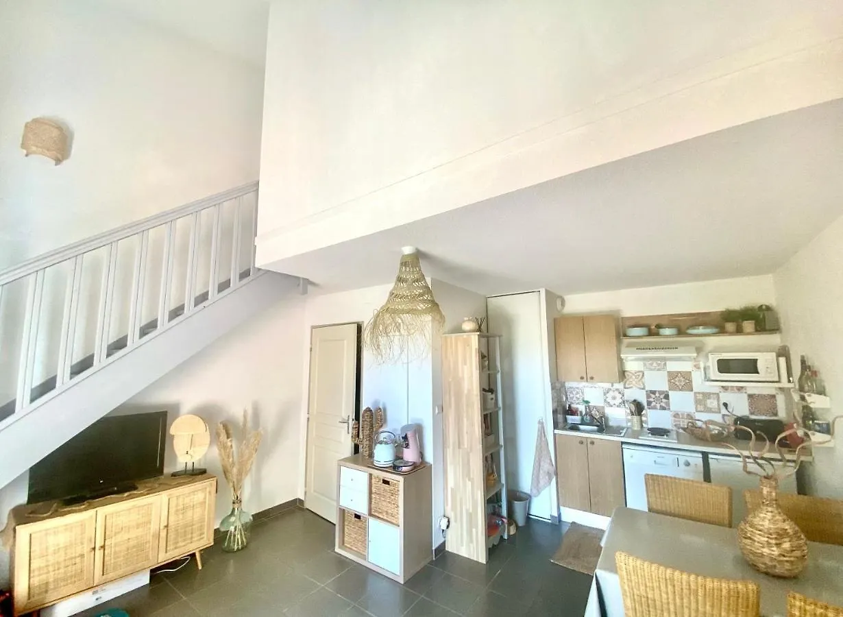 Maison De Vacances Au Calme 4 Personnes Residence Avec Piscine Aubignan
