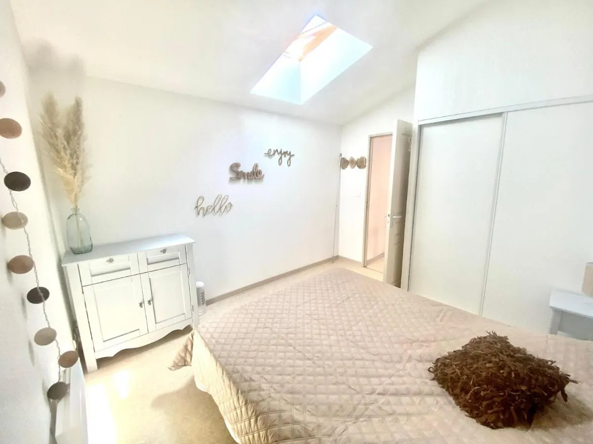 Holiday home Maison De Vacances Au Calme 4 Personnes Residence Avec Piscine Aubignan France