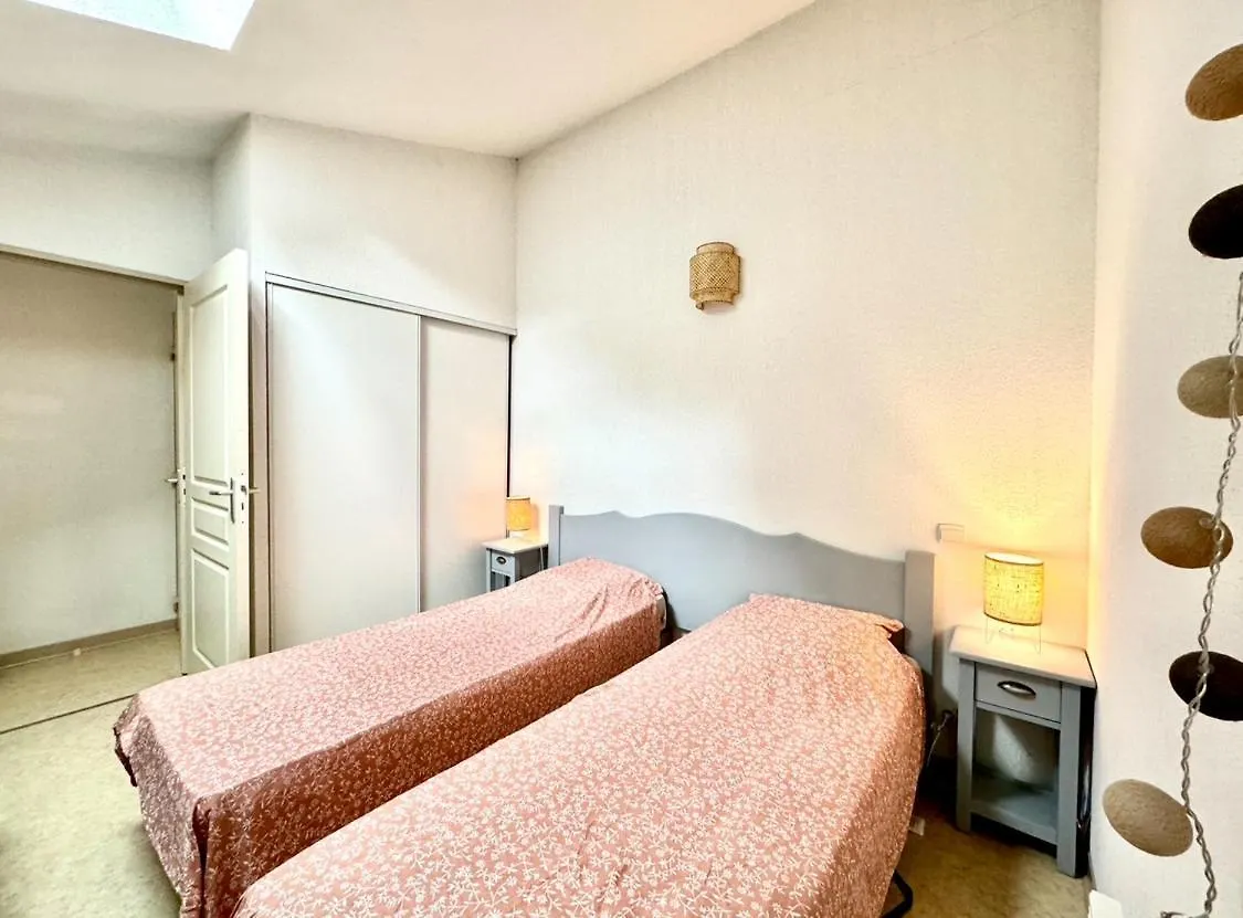 Holiday home Maison De Vacances Au Calme 4 Personnes Residence Avec Piscine Aubignan